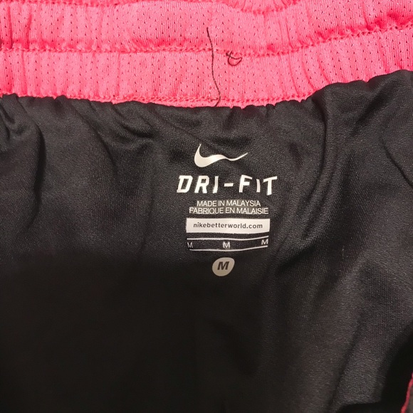 NIKE DRI-FIT SHORTS SIZE MEDIUM EXCELLENT COND - Picture 4 of 4
